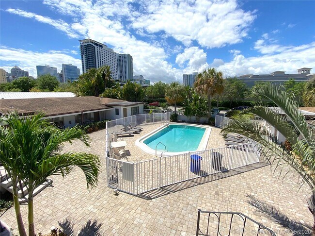 408 NE 7th Ave-Unit -7 in Fort Lauderdale, FL - Building Photo - Building Photo