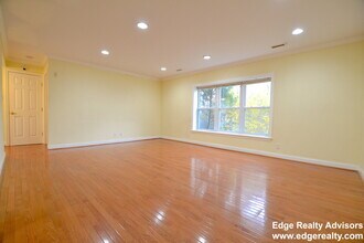 172 Newton St, Unit 4 in Boston, MA - Foto de edificio - Building Photo