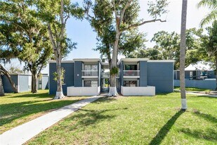 1901 5th St W in Bradenton, FL - Building Photo