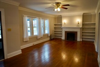 2200 Cottage Grove Ave in Cleveland Heights, OH - Foto de edificio - Building Photo