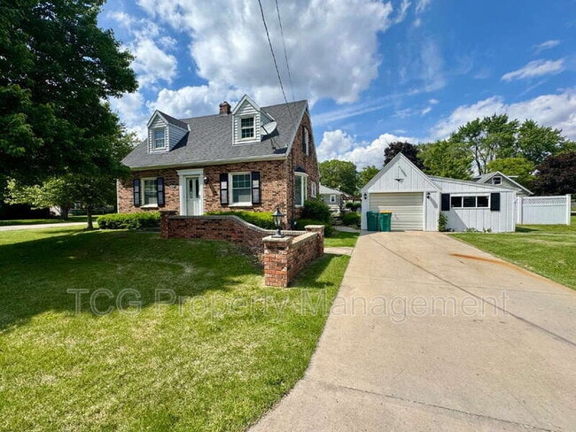 property at 512 W Stanton St