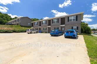 931 Warrior Hill Dr in Louisville, TN - Building Photo - Building Photo