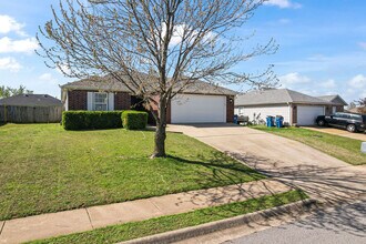 2705 SW 10th St in Bentonville, AR - Building Photo - Building Photo