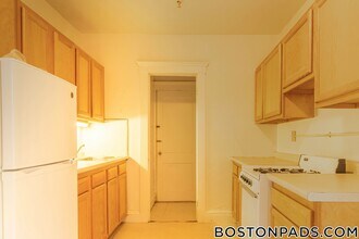 1634 Commonwealth Ave in Boston, MA - Building Photo - Building Photo