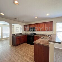 10465 Hideaway Trail in Fort Worth, TX - Building Photo - Building Photo