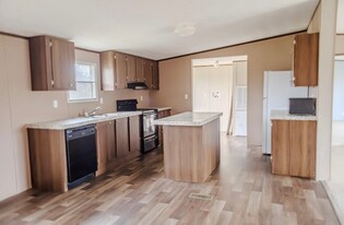 565 Mustang Dr in Stephenville, TX - Building Photo