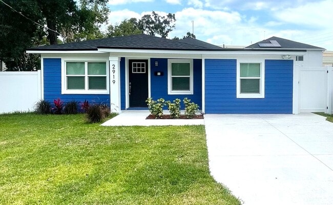 property at 2919 E Columbus Dr