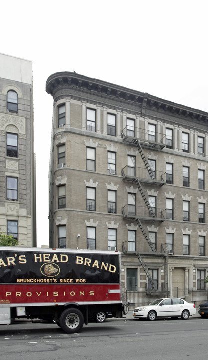 641 E 169th St in Bronx, NY - Building Photo