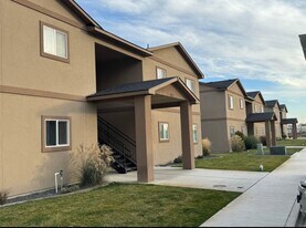 953 Pirate Cove Wy in Payette, ID - Building Photo