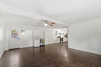 1918 S Ferncreek Ave in Orlando, FL - Building Photo - Building Photo