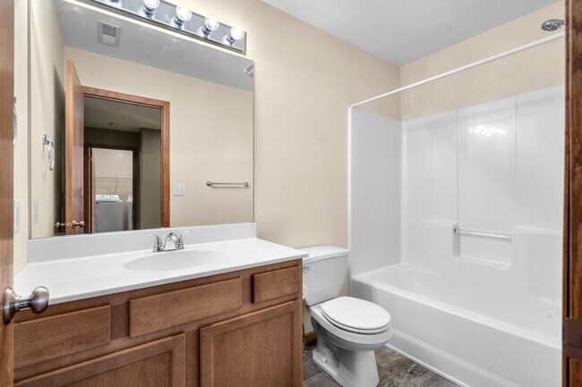 2312 Tallgrass Dr in Marion, IA - Building Photo - Building Photo