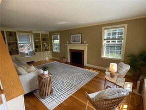 8 Sylvan St in Newport, RI - Building Photo - Building Photo