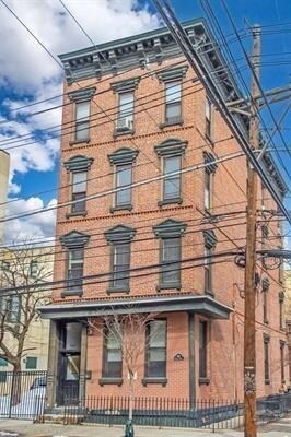 550 2nd St in Hoboken, NJ - Building Photo