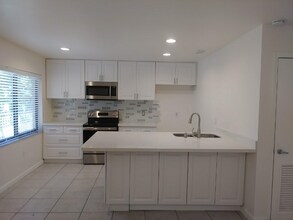 1601 Big Tree Rd in South Daytona, FL - Building Photo - Building Photo