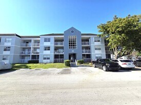 8560 SW 212th St in Cutler Bay, FL - Building Photo