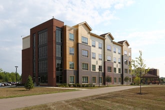 The Village at NEOMED in Rootstown, OH - Foto de edificio - Building Photo