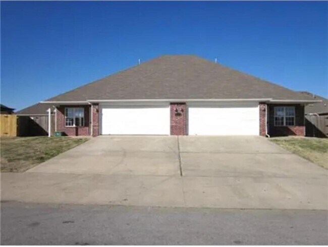 property at 1566 Tolleson Loop