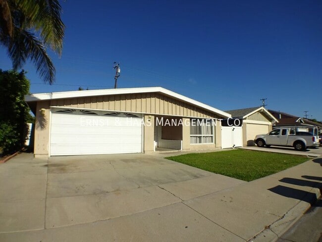 5122 Meadow Wood Ave in Lakewood, CA - Building Photo - Building Photo
