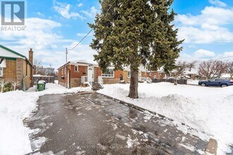 30 Ordway Rd in Toronto, ON - Building Photo - Building Photo