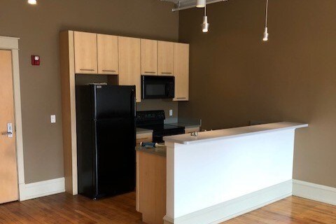 1 Oakes St SW in Grand Rapids, MI - Building Photo