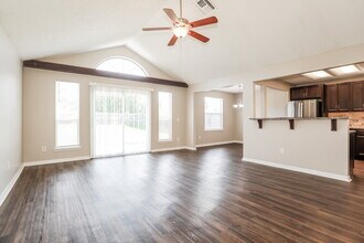 8465 Rockridge Dr in Jacksonville, FL - Building Photo - Building Photo