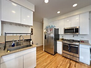 3345 N Southport Ave, Unit G03C in Chicago, IL - Foto de edificio - Building Photo