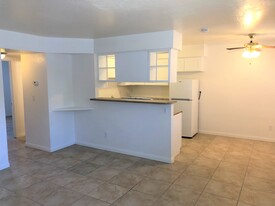 4711 Convaire Ave, Unit 2 Apartamentos