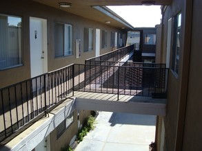 Edgewood Way Apartments in Oxnard, CA - Foto de edificio - Building Photo