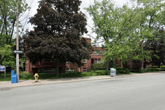 15 Anglesey Blvd in Toronto, ON - Building Photo - Building Photo