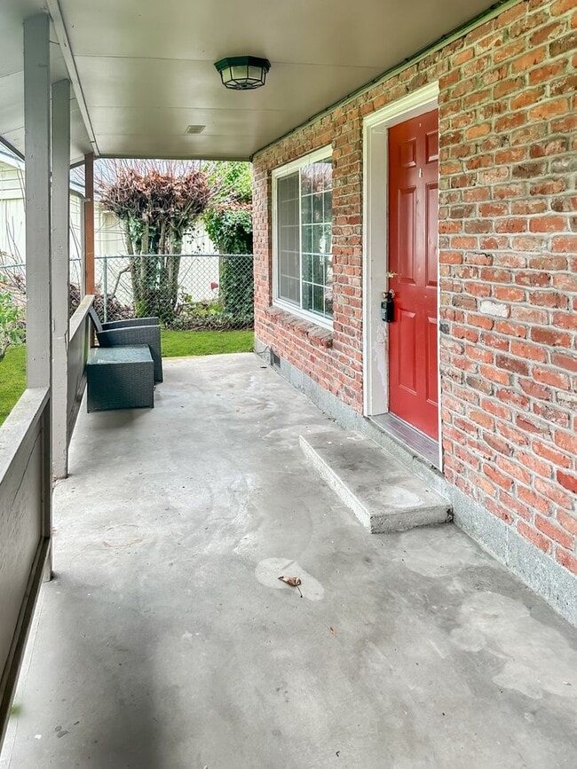 10312 13th St Ct E in Puyallup, WA - Building Photo - Building Photo