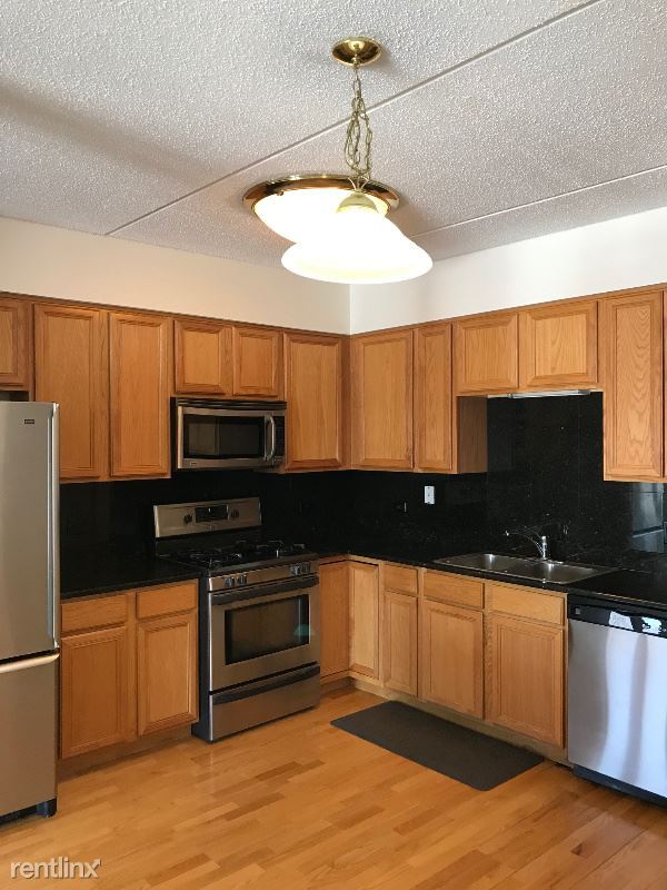 8747 W Bryn Mawr Ave in Chicago, IL - Foto de edificio - Building Photo