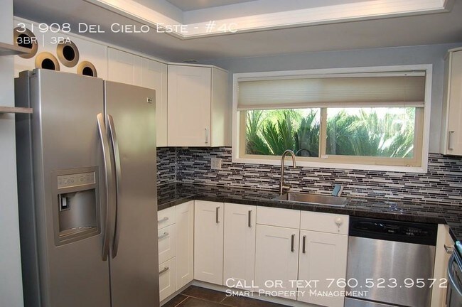 31908 Del Cielo Este in Bonsall, CA - Building Photo - Building Photo