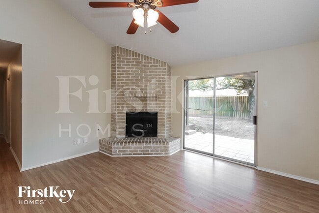 17002 Enchanted Cir E in Sugar Land, TX - Building Photo - Building Photo