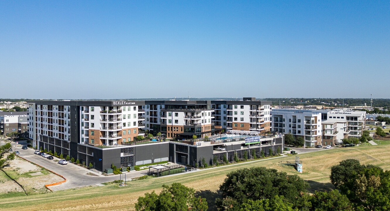 Bexley at Left Bank in Fort Worth, TX - Foto de edificio