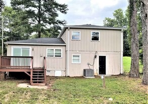 3141 Flat Shoals Rd in Decatur, GA - Building Photo