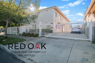 6853 Agnes Ave in Los Angeles, CA - Building Photo - Building Photo