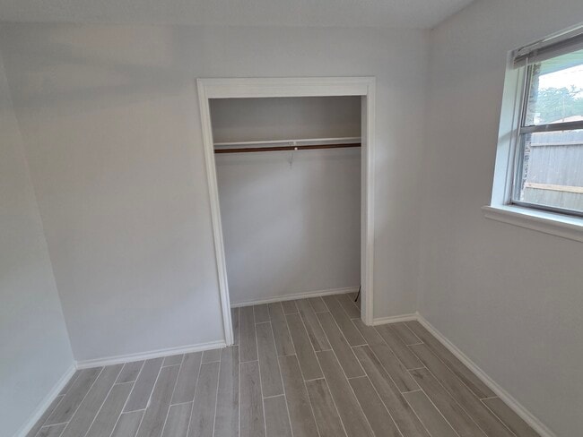 1013 Patricia Dr in Deer Park, TX - Building Photo - Building Photo