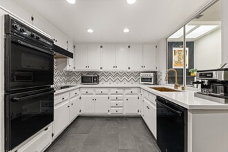 3500 W Manchester Blvd in Inglewood, CA - Building Photo - Building Photo