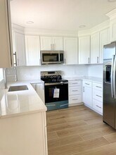 724 Sunset Cove in Madeira Beach, FL - Building Photo - Building Photo