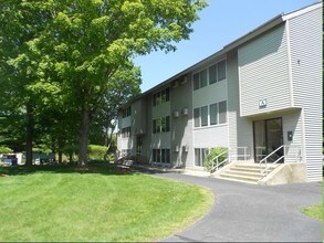 Hartley Terrace in Webster, MA - Foto de edificio - Building Photo