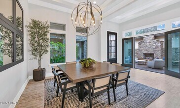 5413 E Juniper Cyn Dr in Cave Creek, AZ - Building Photo - Building Photo