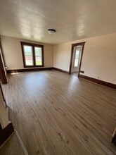 2 1st St NE in Oelwein, IA - Building Photo - Building Photo