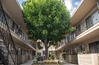 ver445 in Burbank, CA - Foto de edificio - Building Photo