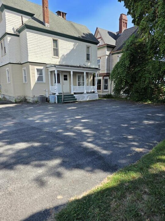 128 Market St in Amsterdam, NY - Building Photo