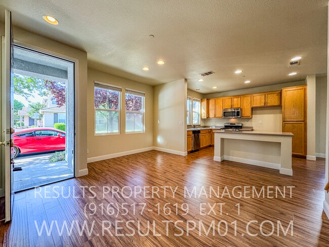 715 Courtyards Loop in Lincoln, CA - Building Photo - Building Photo