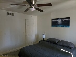 5166 S Jones Blvd, Unit 202 in Las Vegas, NV - Building Photo - Building Photo
