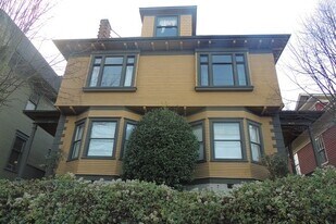 1419 Boylston Ave in Seattle, WA - Building Photo