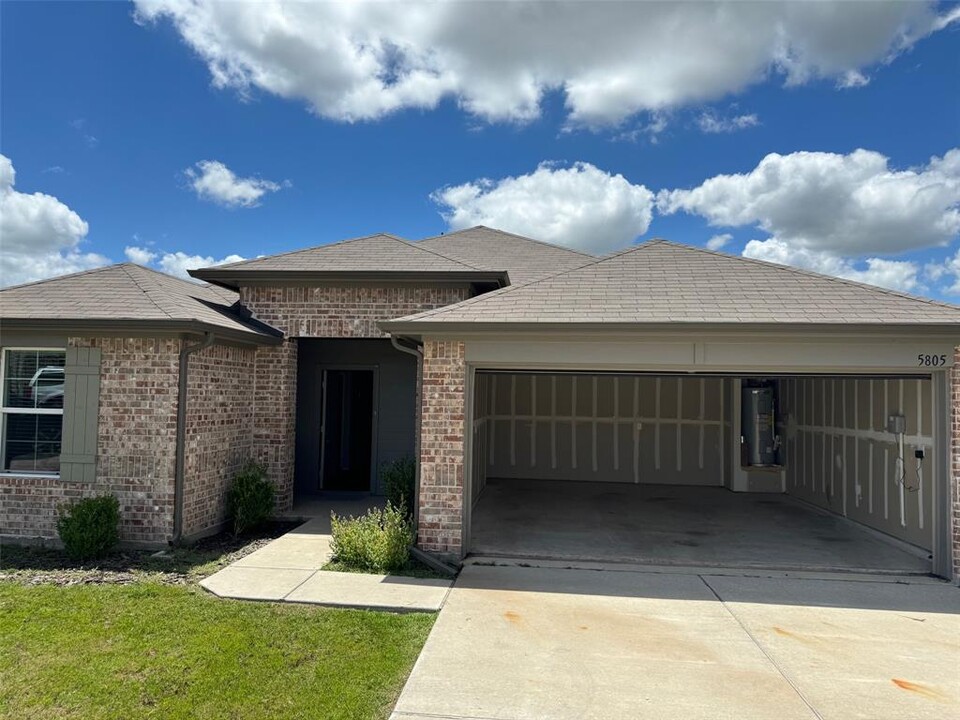 5805 Benz Cv in Austin, TX - Building Photo