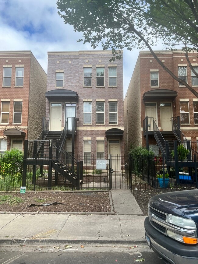 property at 2524 W Flournoy St