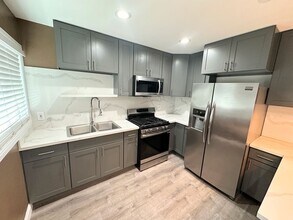 3711 Normandie Ave in Los Angeles, CA - Building Photo - Building Photo